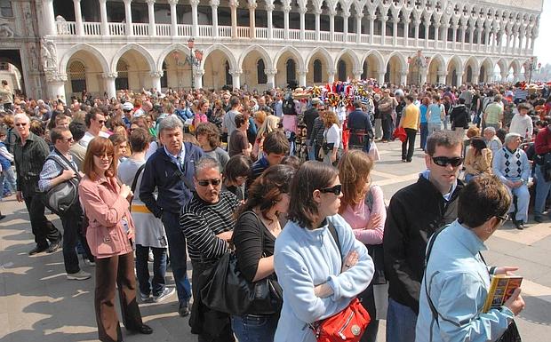 Venezia,11/04/2009.Piazza San Marco.Turismo pasquale©Sebastiano Casellati/Vision