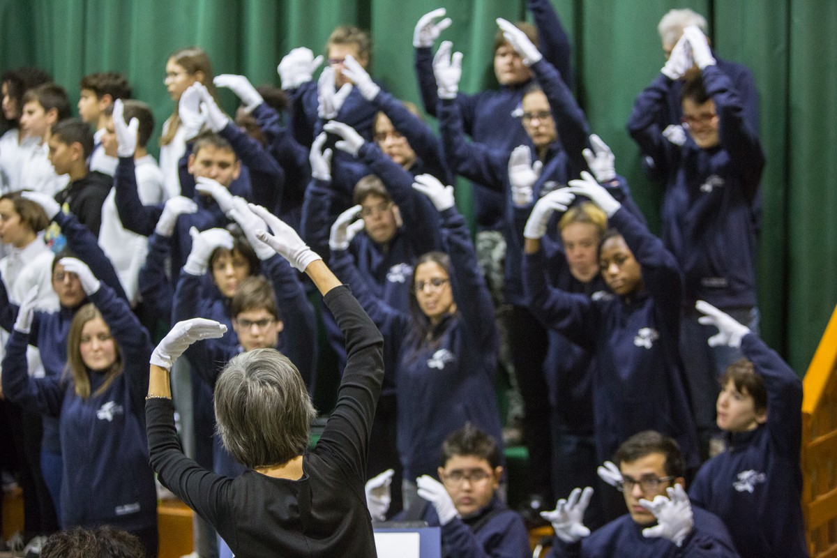 Coro manos blancas del Friuli