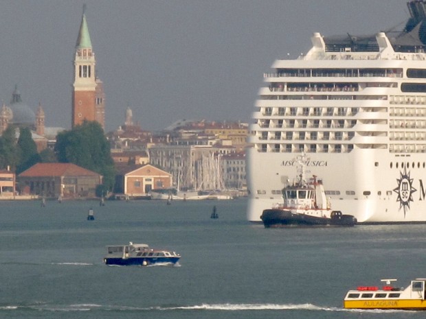 nave crociera