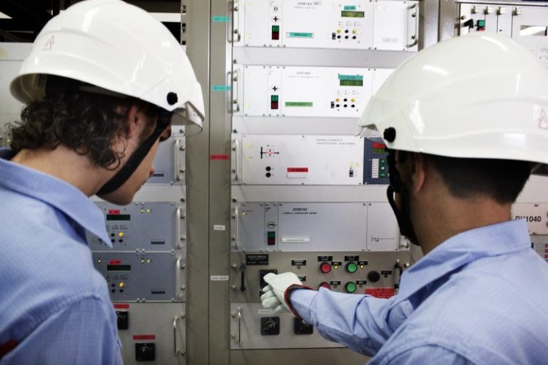 Enel - Tecnici in cabina