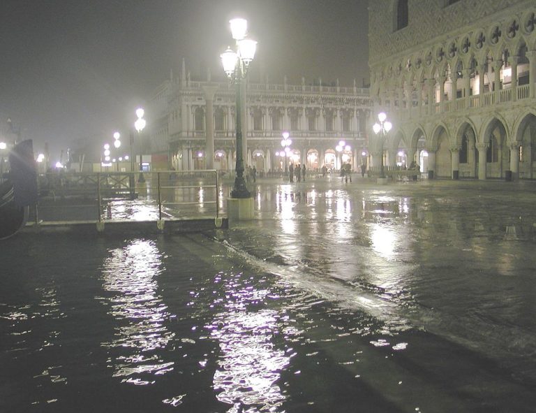 acqua_alta_notte_2005_modificata