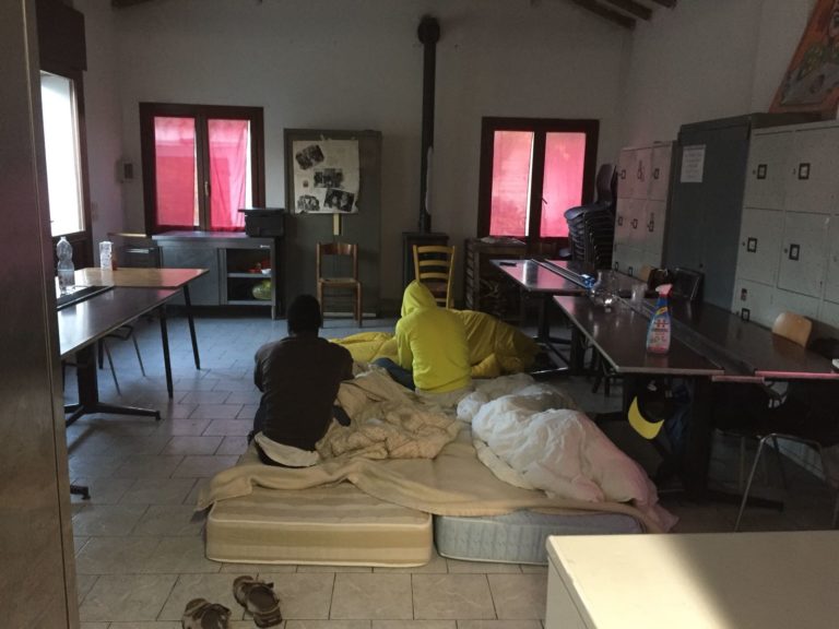 migranti notte bis