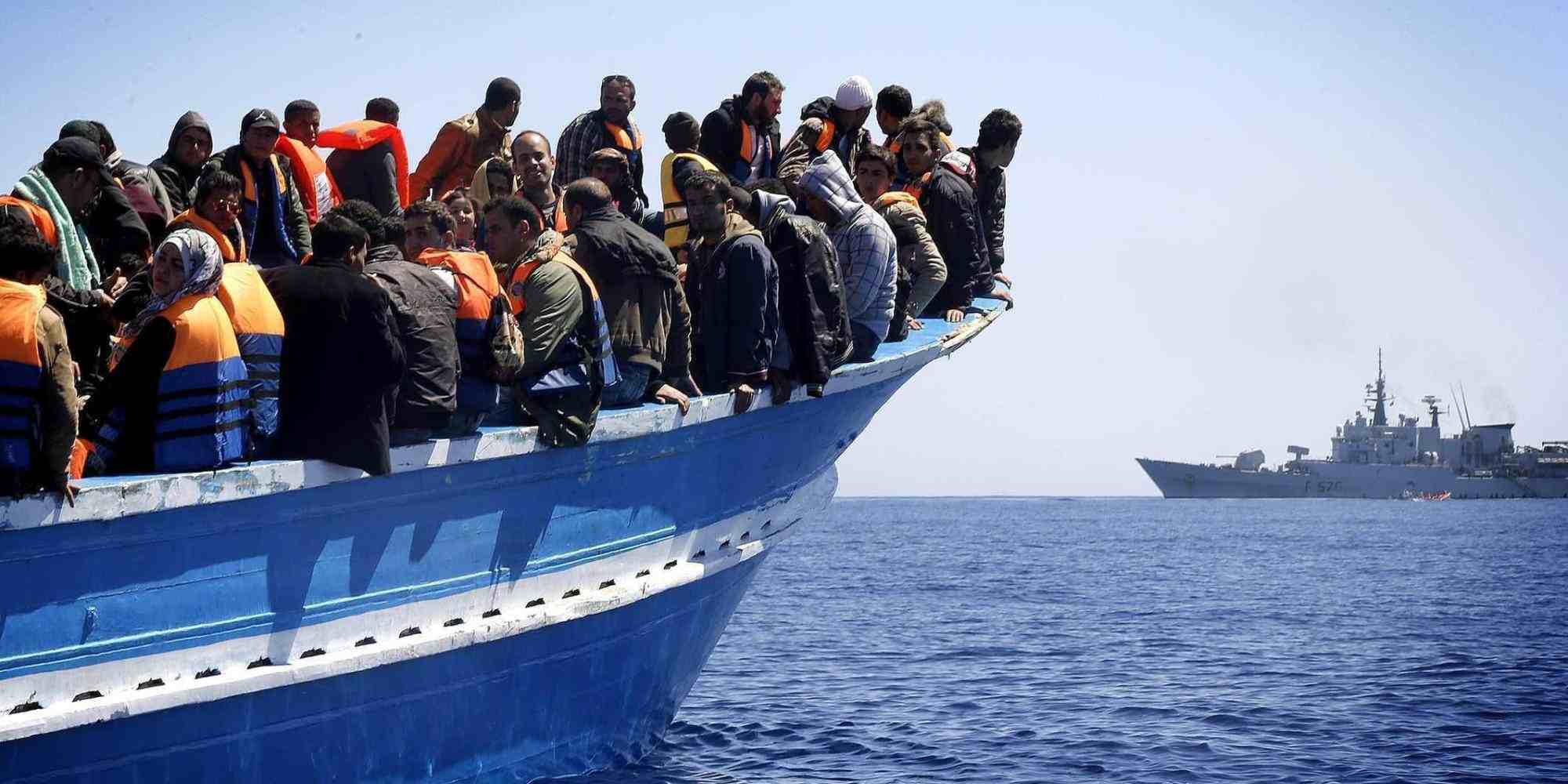 IMMIGRAZIONE: MILLE IN SALVO. SU GOMMONE ANCHE UN CADAVERE