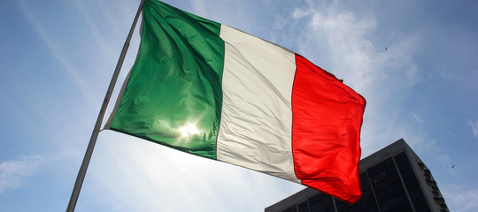 bandiera italia voto