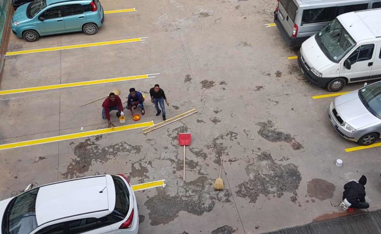stranieri centro luciani dipintura strisce