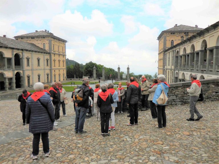 Mira caritas 1) Oropa - piazzale del Santuario