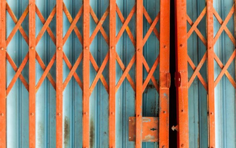 negozio chiuso-shutter