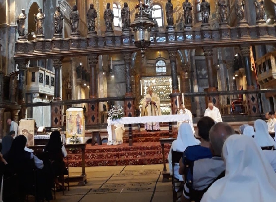 patriarca con religiosi 2018 oriz