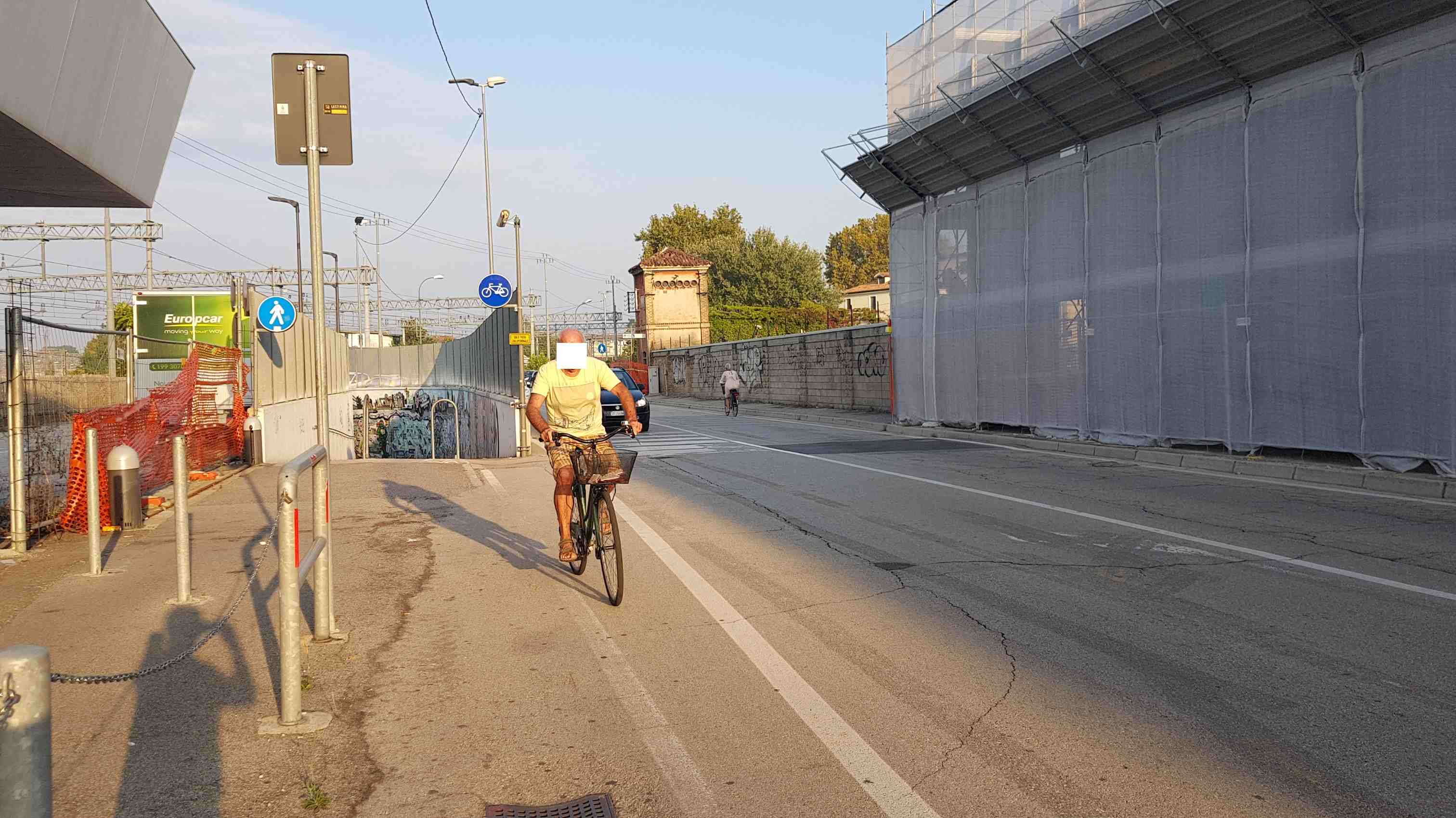 sottopasso via giustizia via trento oscurato
