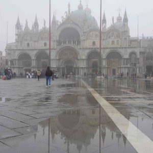 san marco acqua alta in piazza