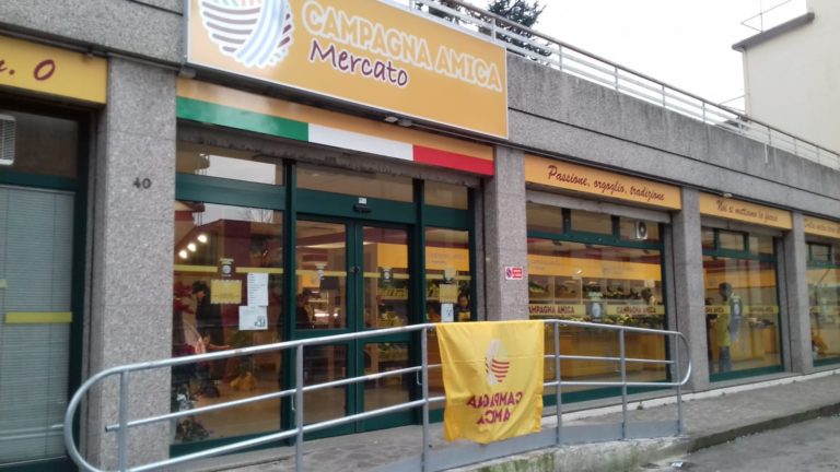 mercato agricolo coperto di mestre