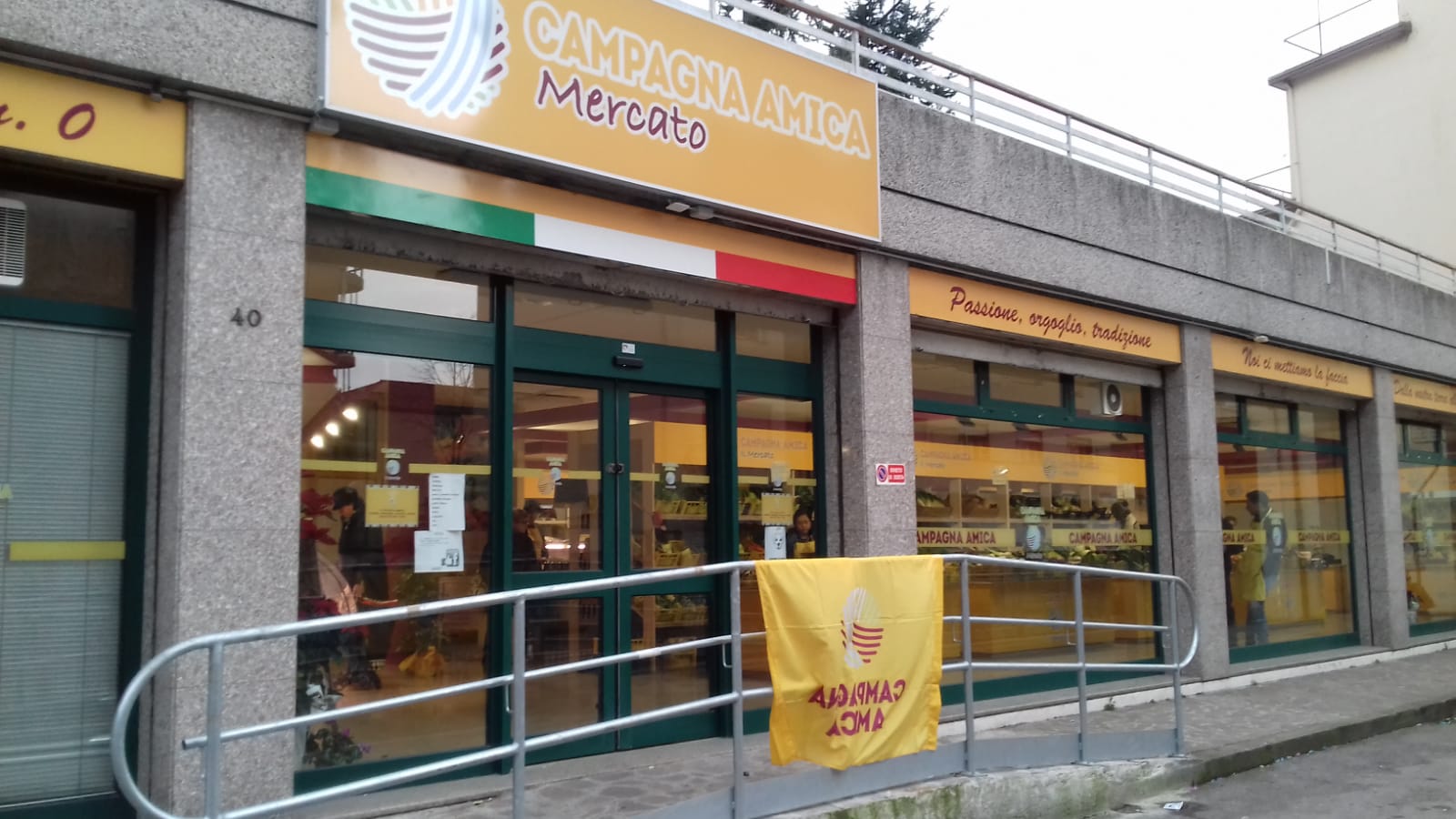 mercato agricolo coperto di mestre