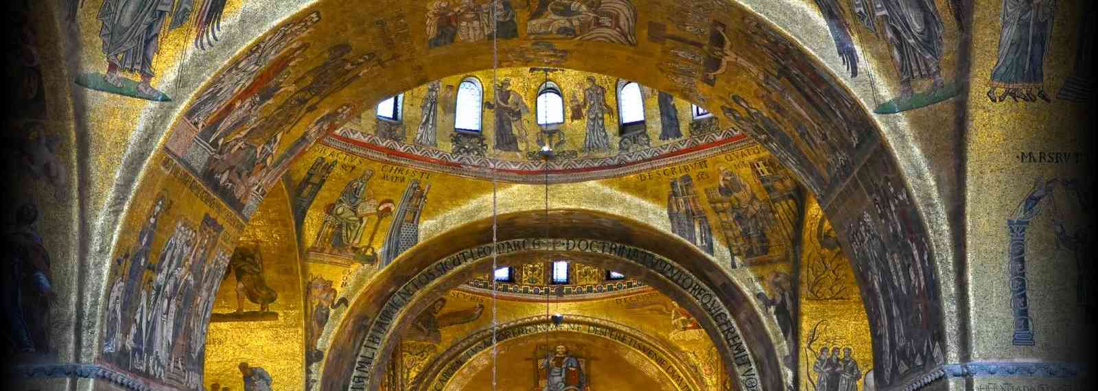 inside_st_mark_basilica_3