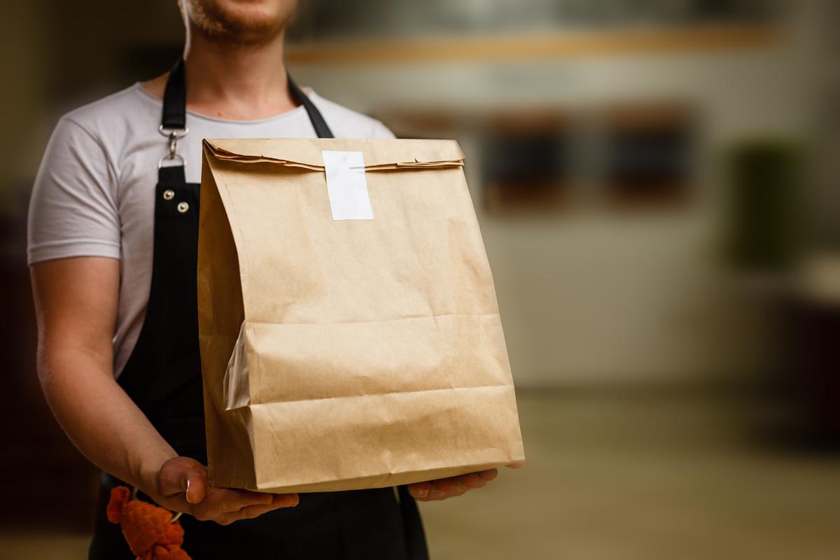 consegna di-cibo-a-domicilio