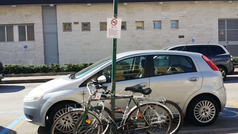 biciclette divieto sosta