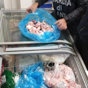 guardia di finanza sequestro negozio mestre bis