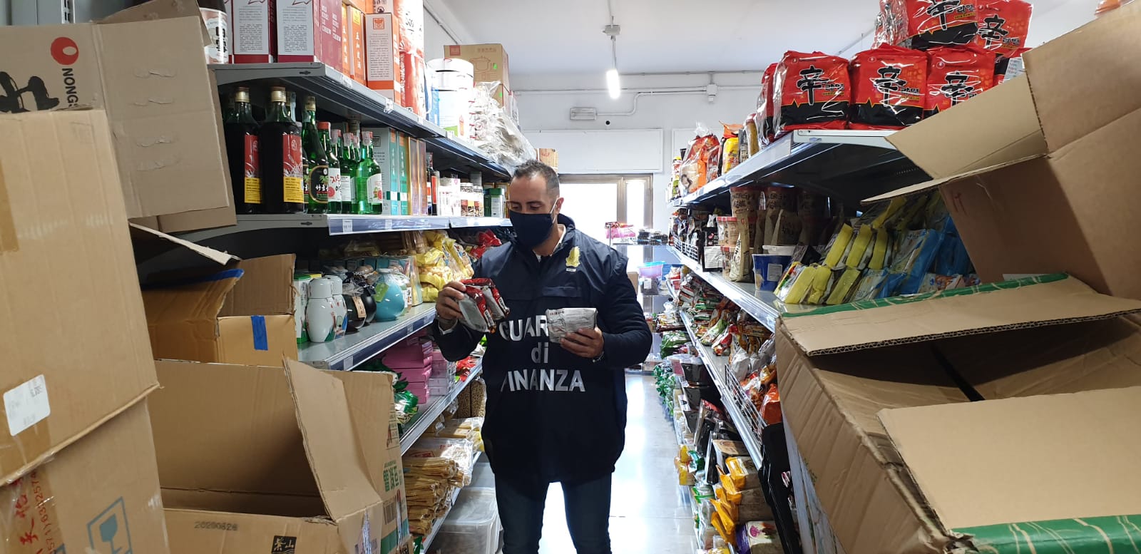 guardia di finanza sequestro negozio mestre