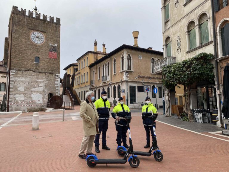 Polizia locale monopattino