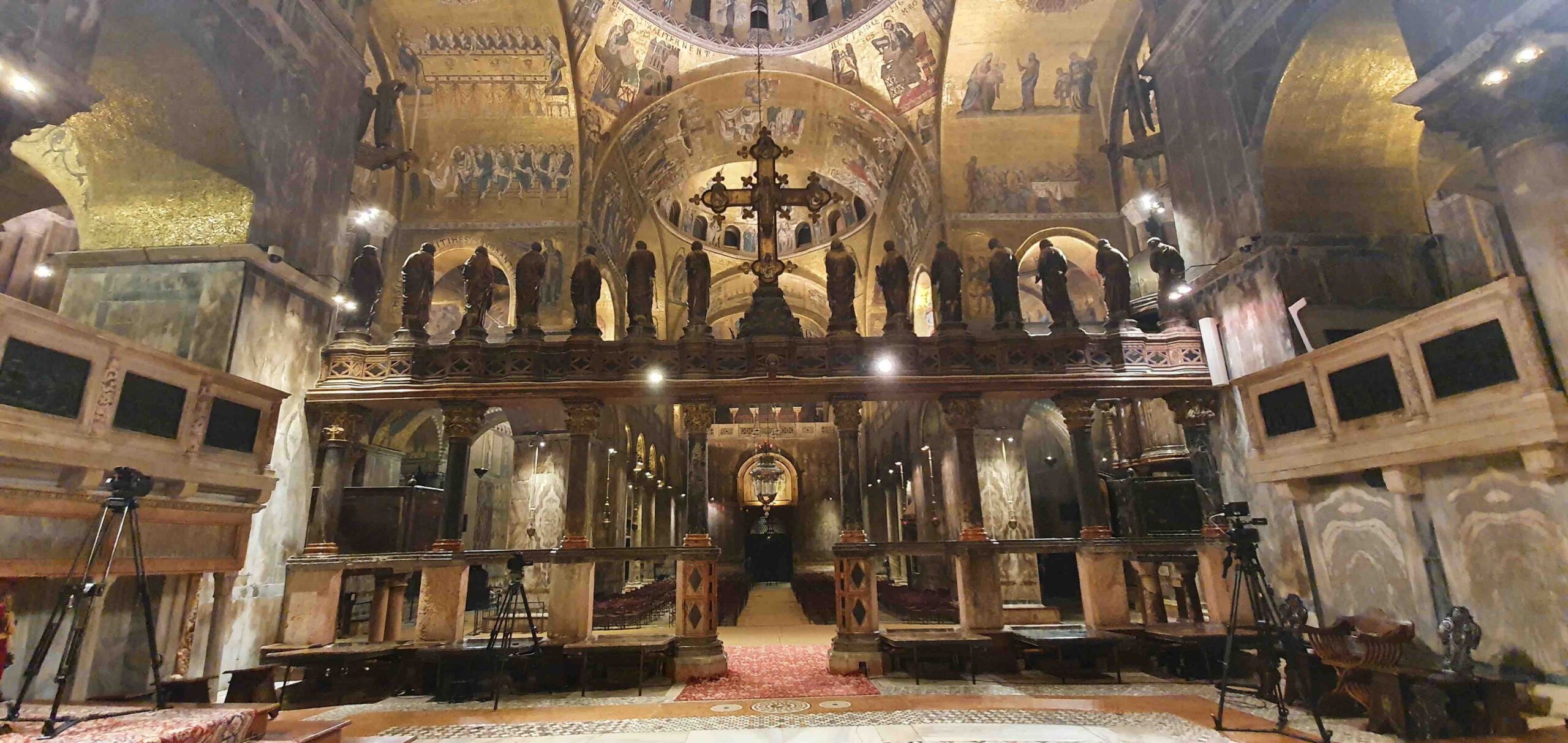 san marco interno basilica vuota