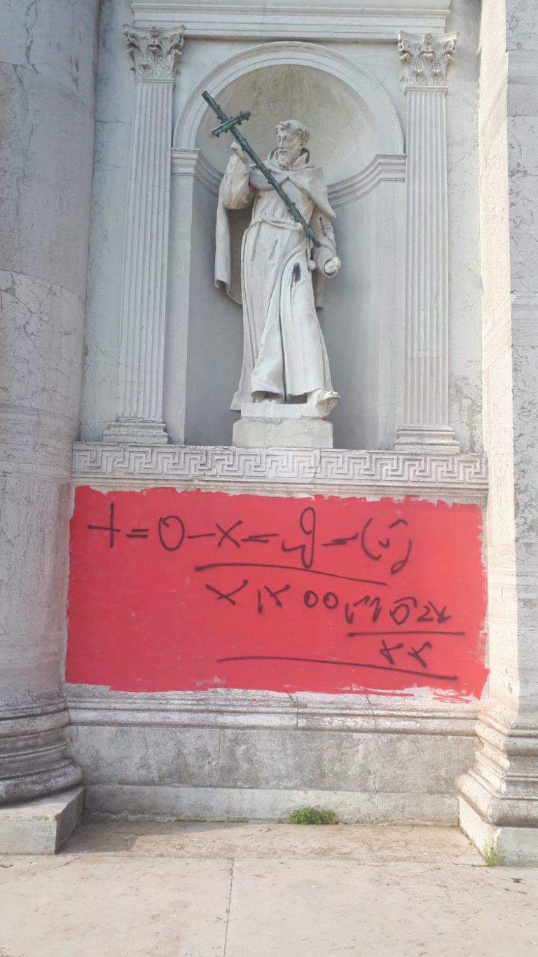afeede44-9ad0-46c5-8d71-021ed008cd42