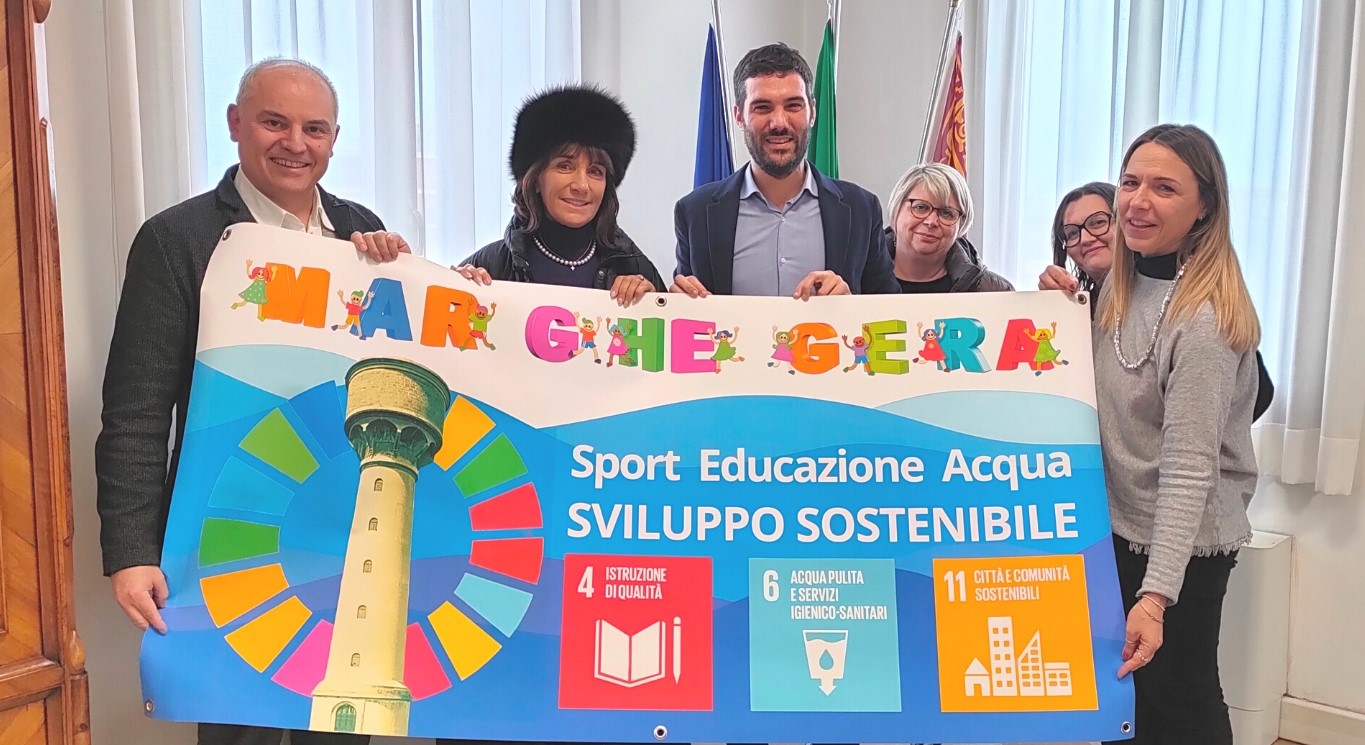 piscina marghera foto gruppo Comune, scuole, Margherini DOC e gestore PISCINA DI MARGHERA