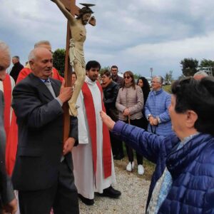 Jesolo cristo re statua don francesco