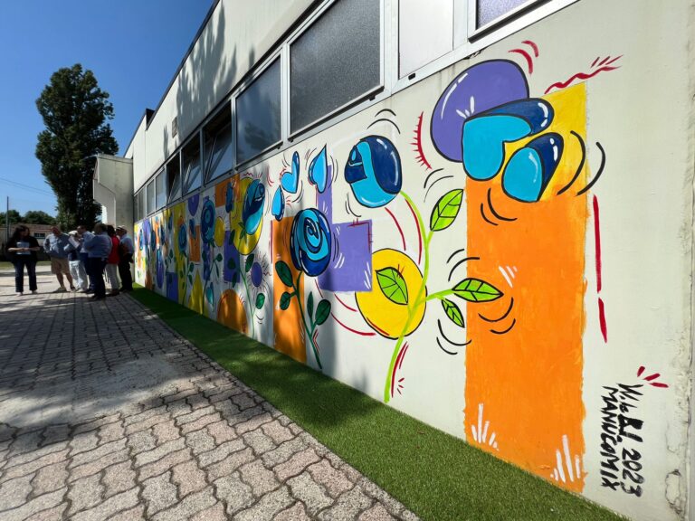 murale la rosa blu chirignago