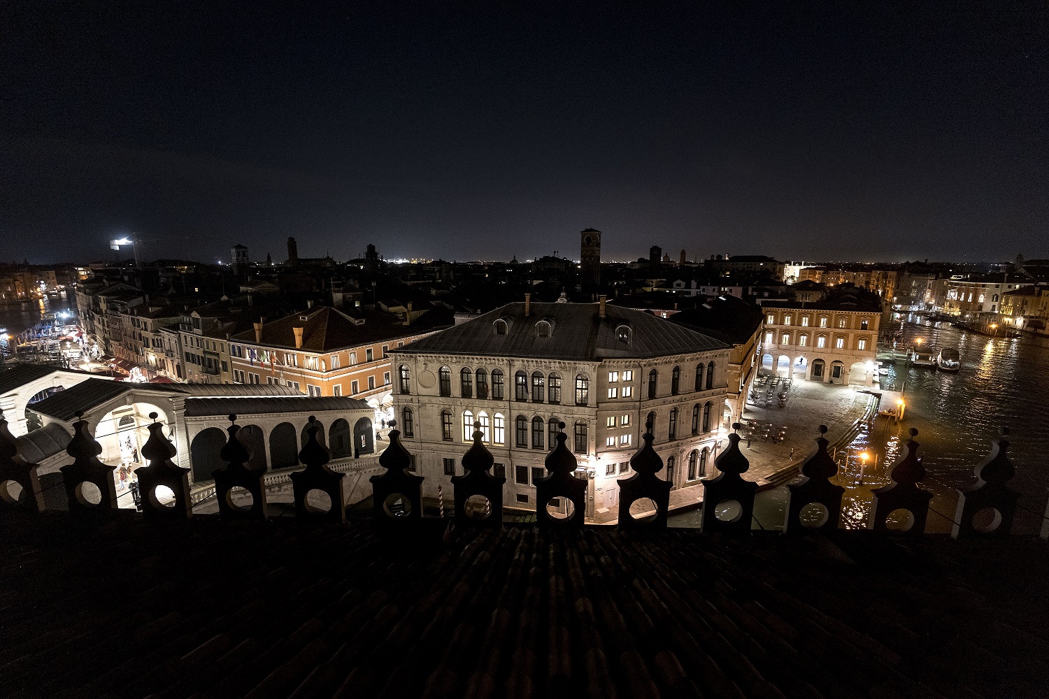 fondaco dei tedeschi, vista dalla Terrazza in notturno (2)