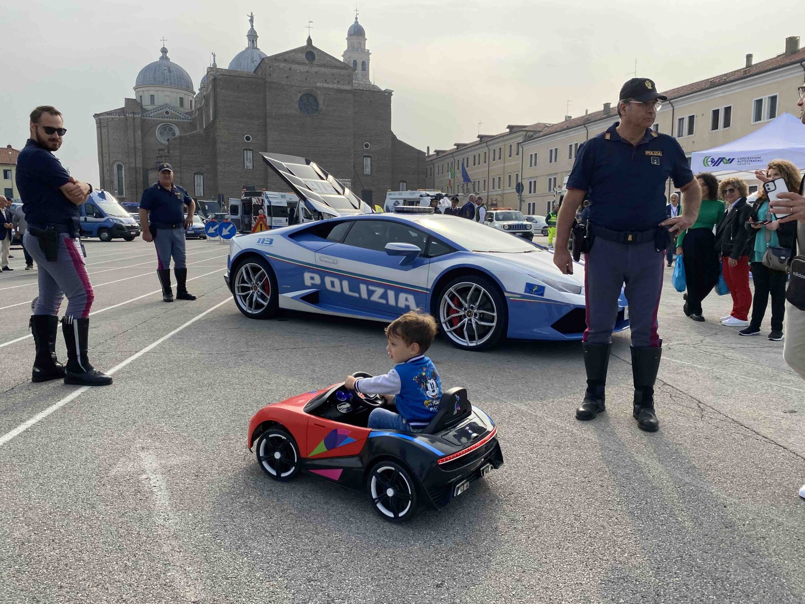 CAV in Piazza 4