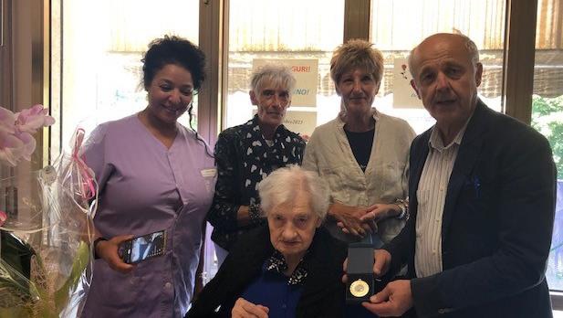 stella dei rossi cento anni e apsqualetto