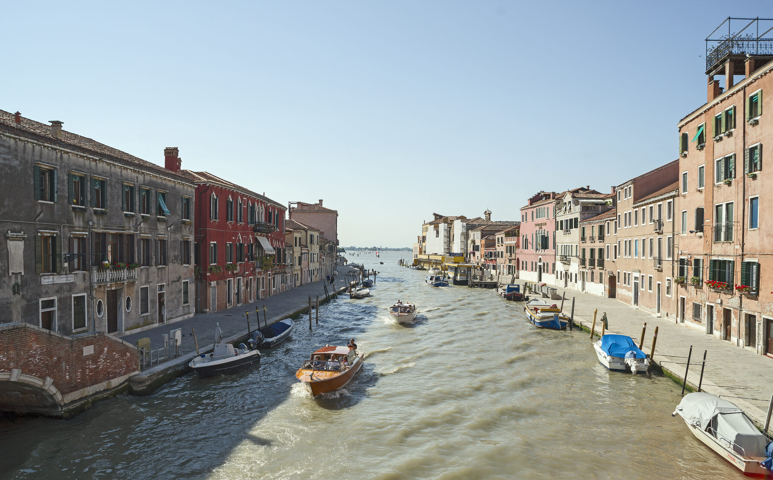 Canale di Cannaregio verso nord-ovest, dal ponte dei Tre Archi