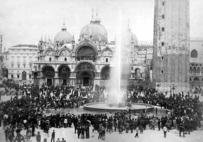 acquedotto inaugurazione con fontana in piazza san marco 23-6-1884