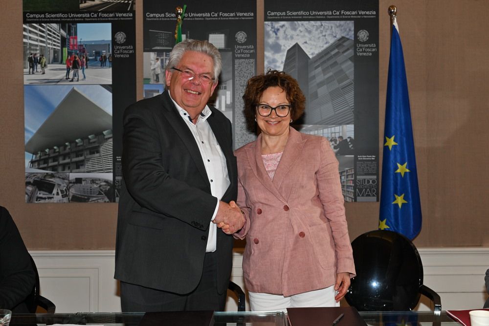 VENEZIA 11/06/24 - firma del Memorandum of Understanding tra Università Ca’ Foscari Venezia e MARE (e-health, people, venice) relativo al progetto di un centro di ricerca e innovazione tecnologica dedicato alla salute delle persone all’ex Ospedale al Mare al Lido di Venezia.