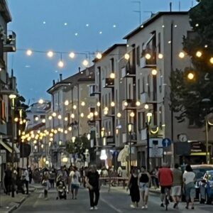 via piave in festa luci