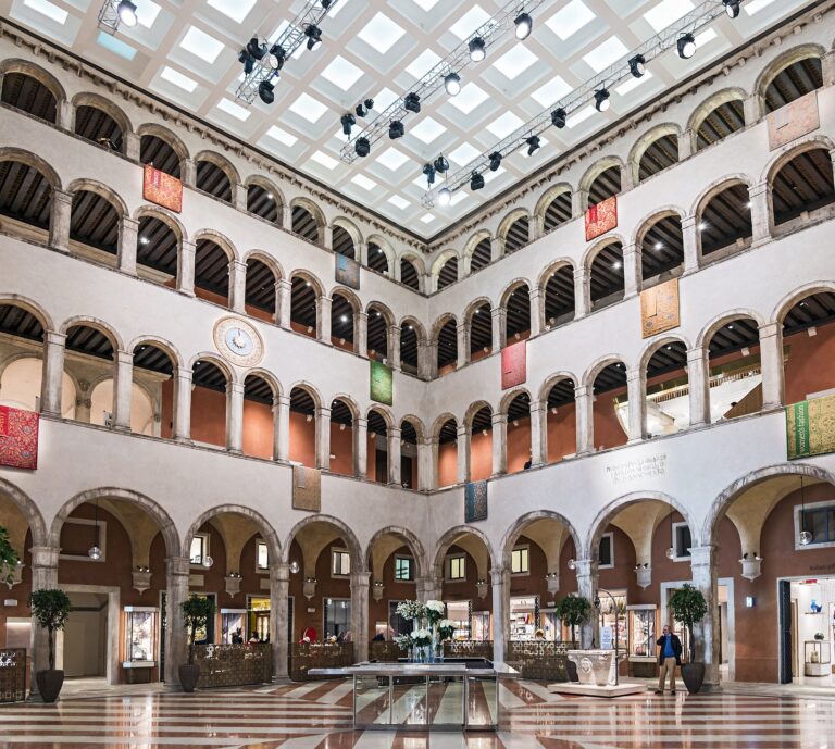 Fondaco dei Tedeschi - Courtyard