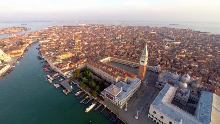 venezia dall'alto visione aerea area marciana_credits_shutterstock (1)