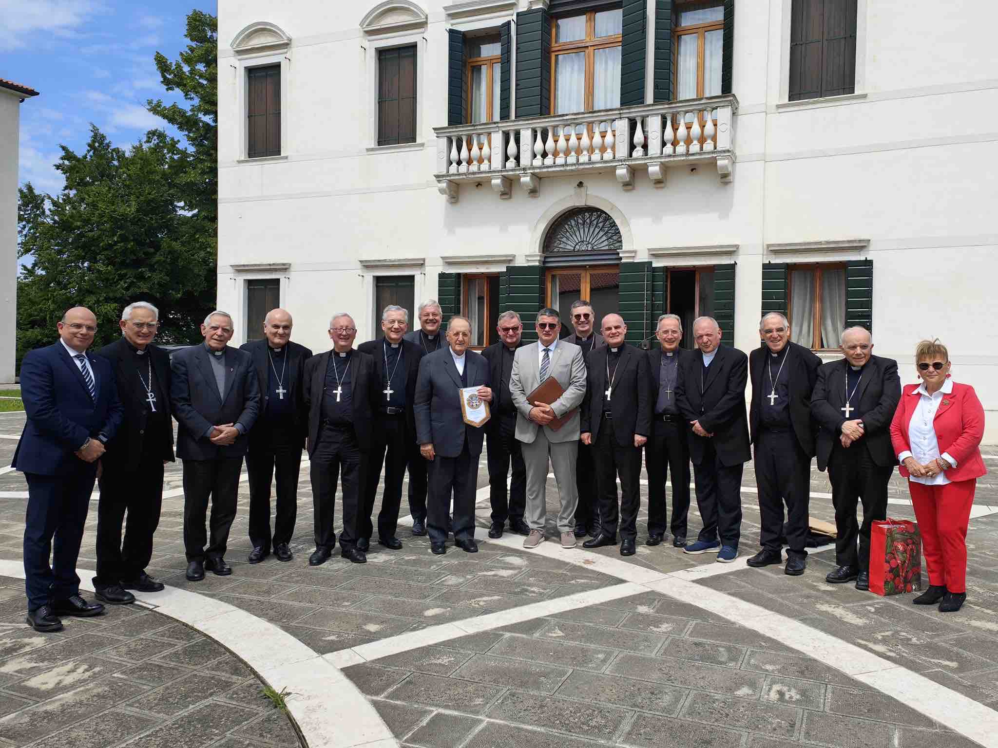 Vescovi CET 13 maggio 2025 B