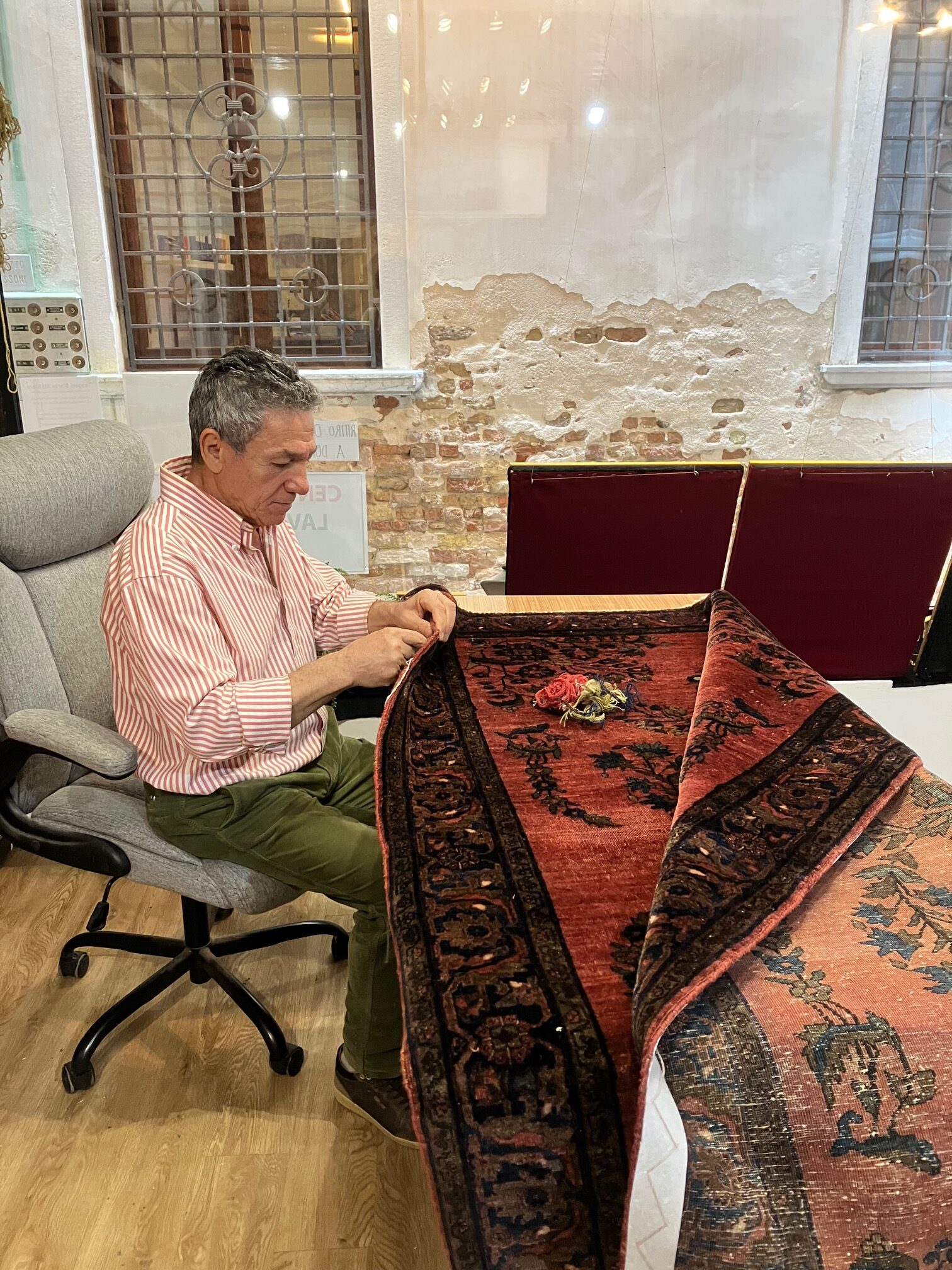 Ali kiani al lavoro