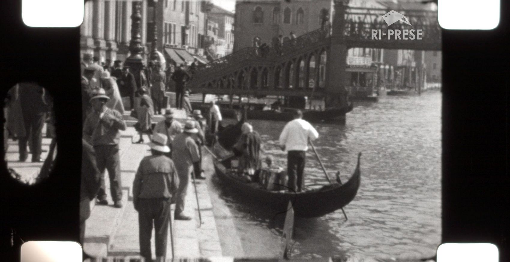Ponte degli Scalzi in ferro anni Venti_ Anonimo_ 16mm_ Archivio RI-PRESE
