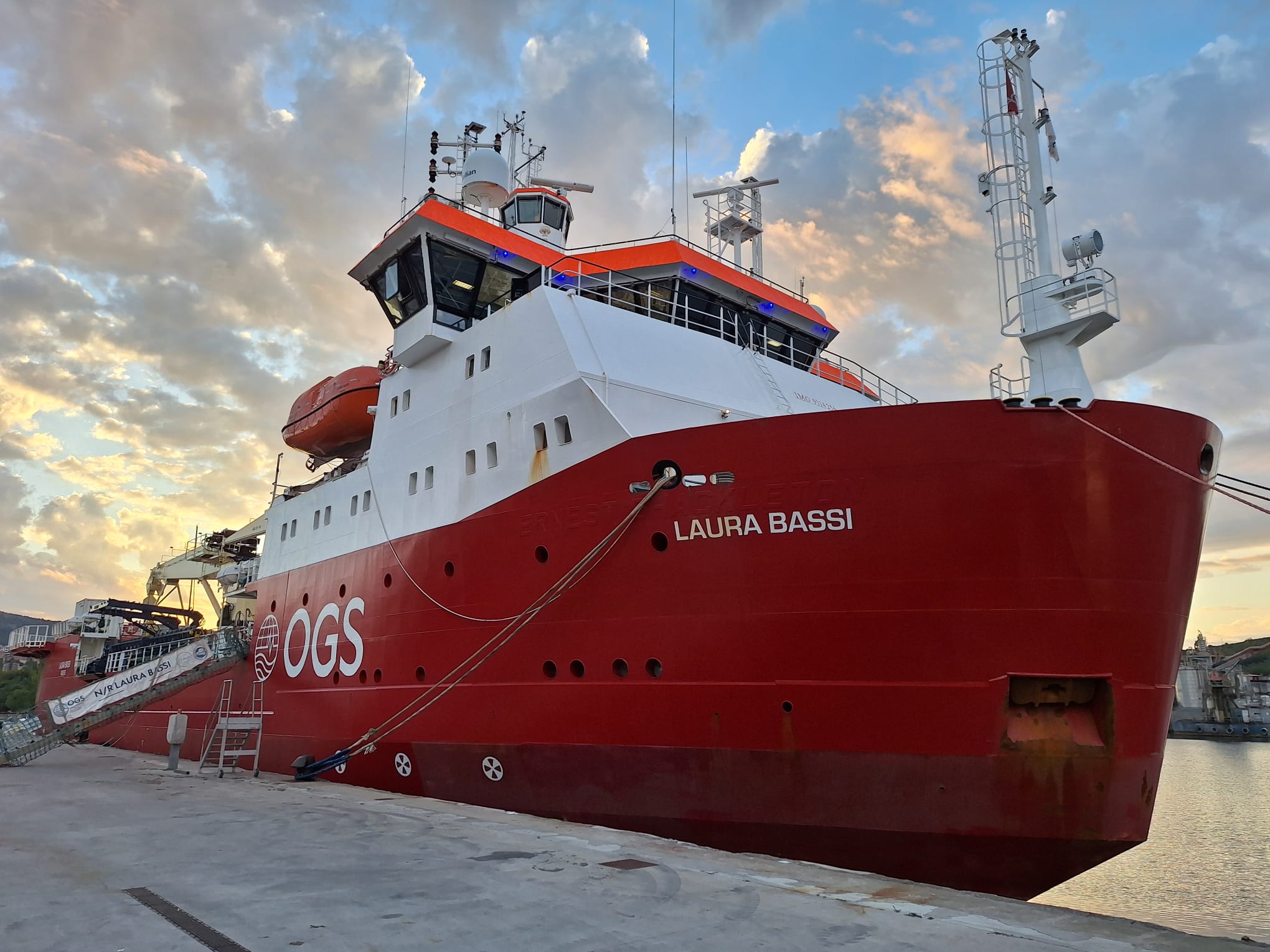 Laura Bassi nel canale navigabile di Trieste_crediti Archivio OGS