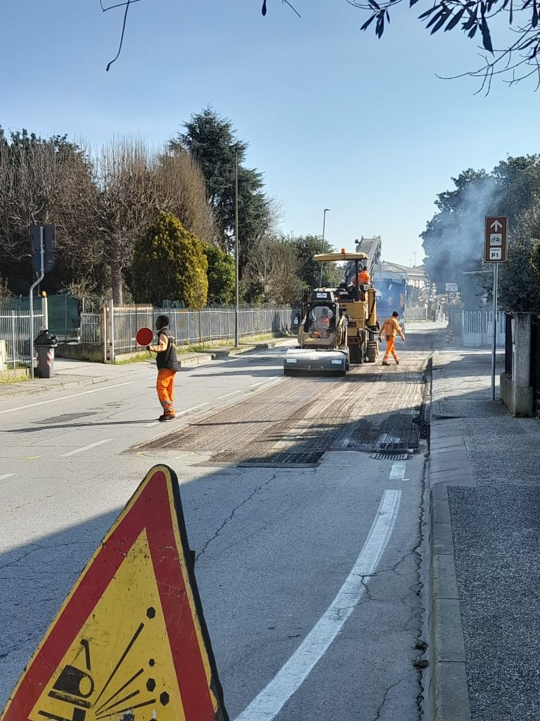 Asfaltatura via Malcanton