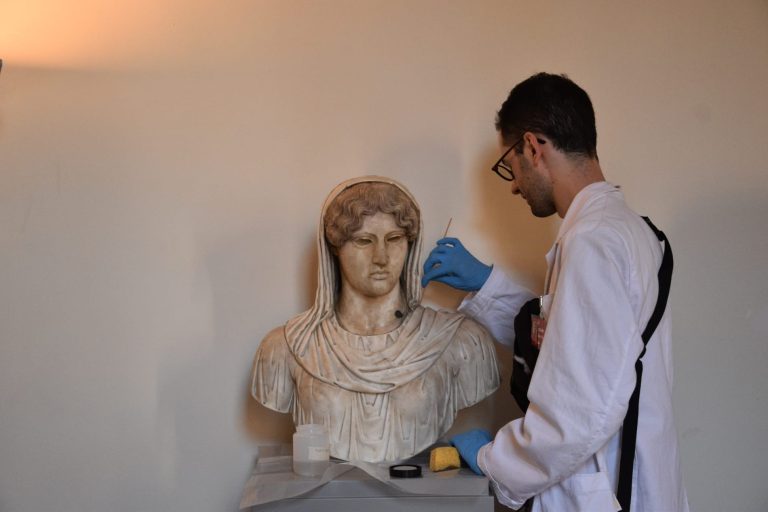 statua